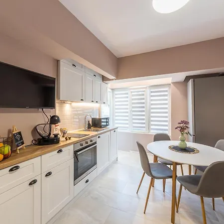 Great Location * Warna