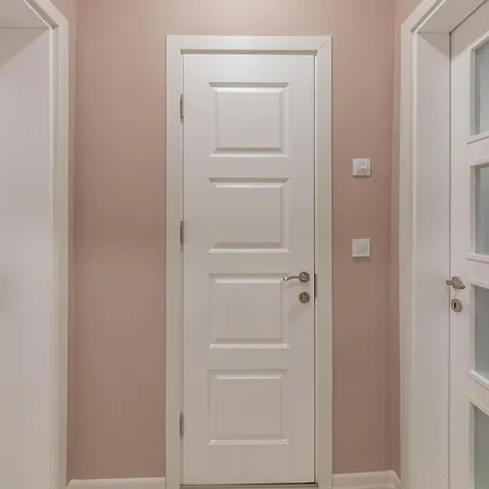 Great Location Апартамент